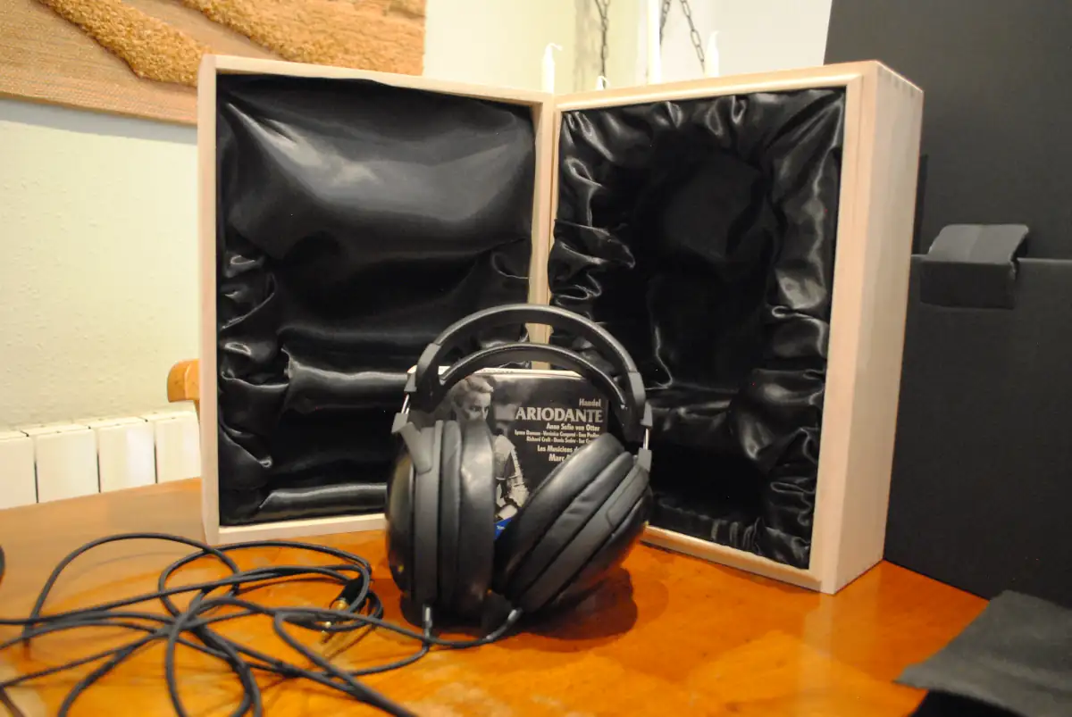 fAudio Technica ATH-AWKT/f y