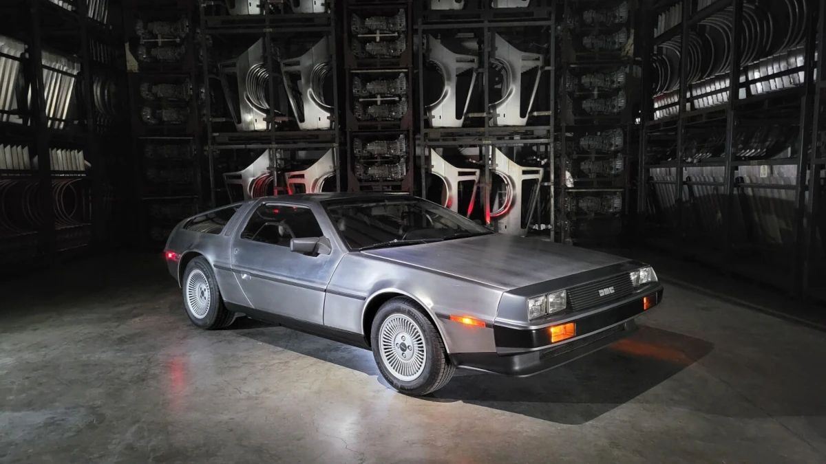 DeLorean DMC-12