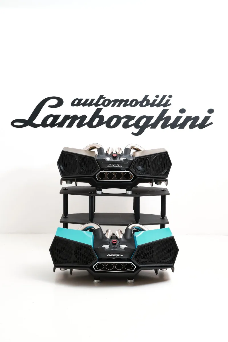 ixoost-esavox-el-sistema-de-sonido-fabricado-a-mano-a-partir-del-escape-de-un-superdeportivo-lamborghini