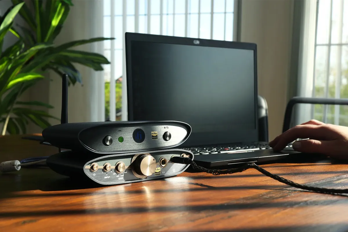 iFi Audio ZEN Air Blue 2