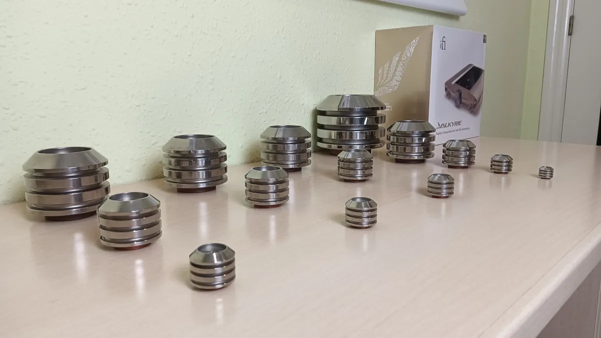 phiTon_resonaTors
