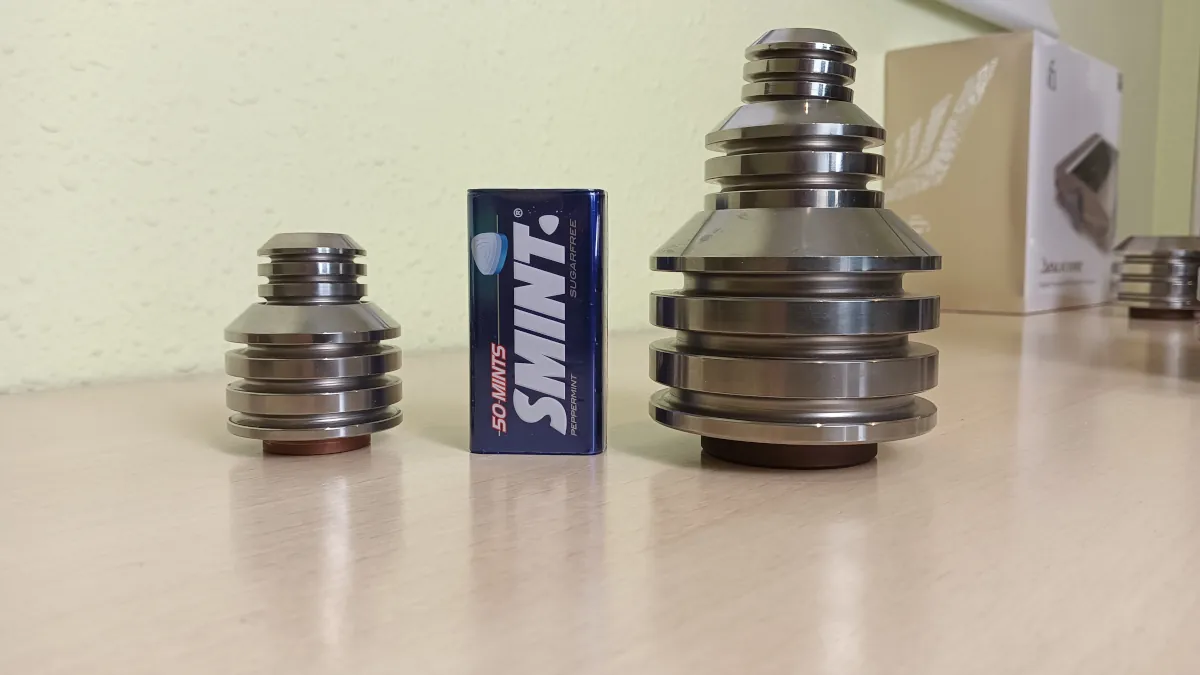phiTon_resonaTors