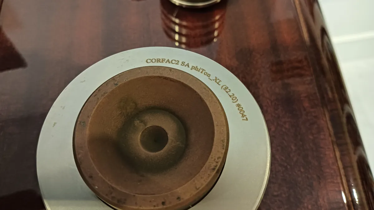 phiTon_resonaTors