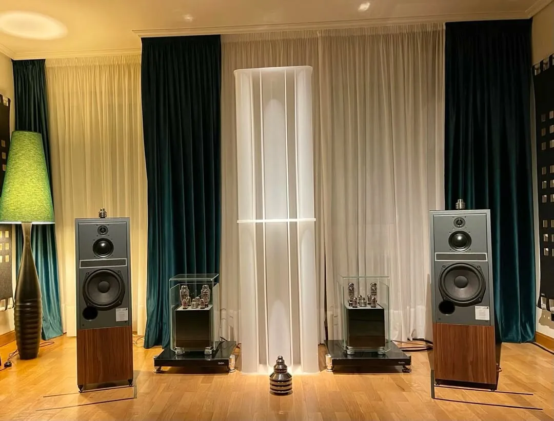 phiTon_resonaTors