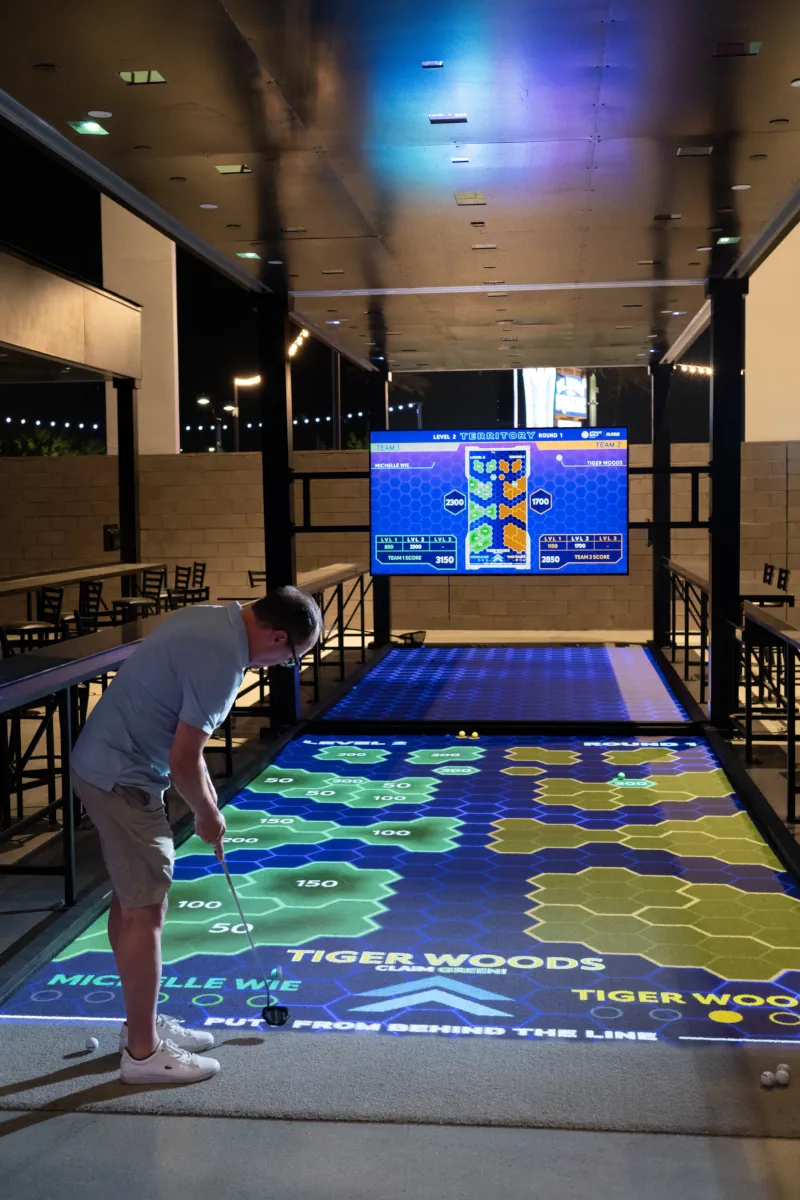 Atomic Golf Las Vegas con Christie