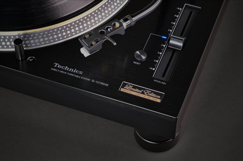 Detalle de Giradiscos Technics SL-1210-GAE