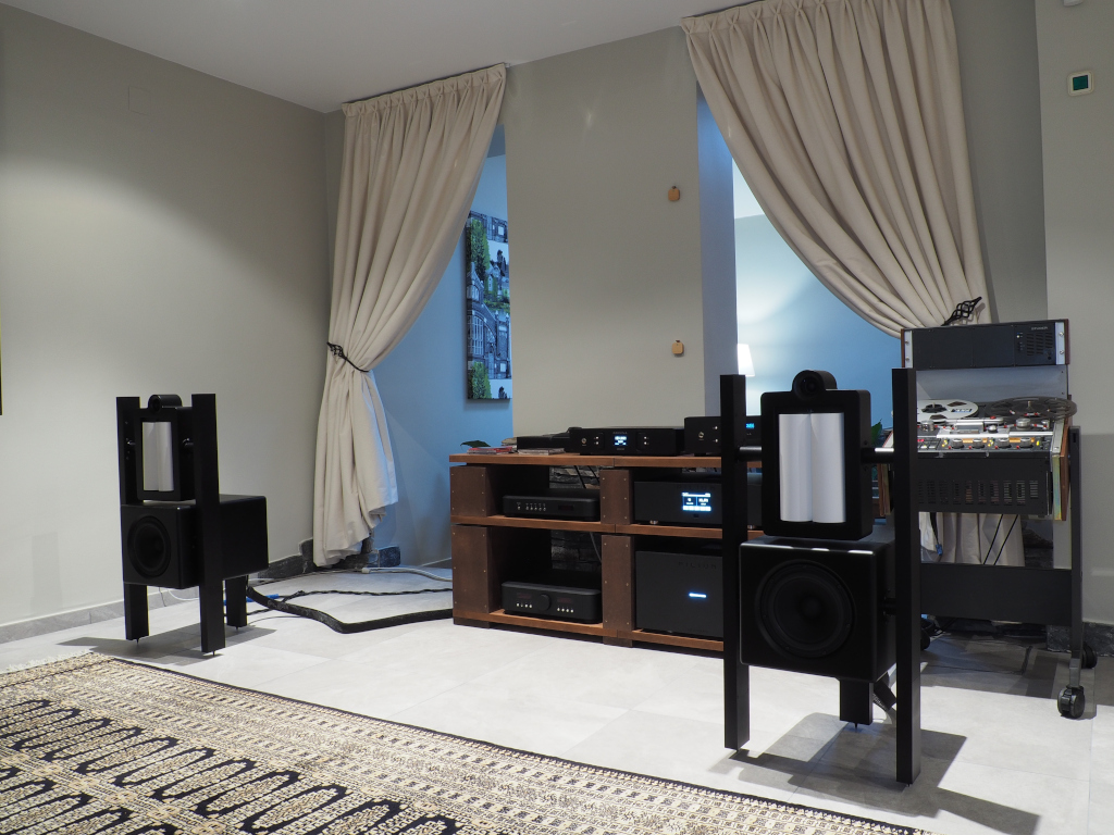 Detalles de las showrooms Assai Audio