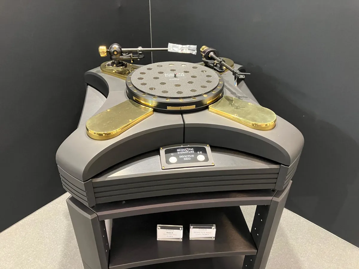 Giradiscos de gran formato de Acoustic Signature