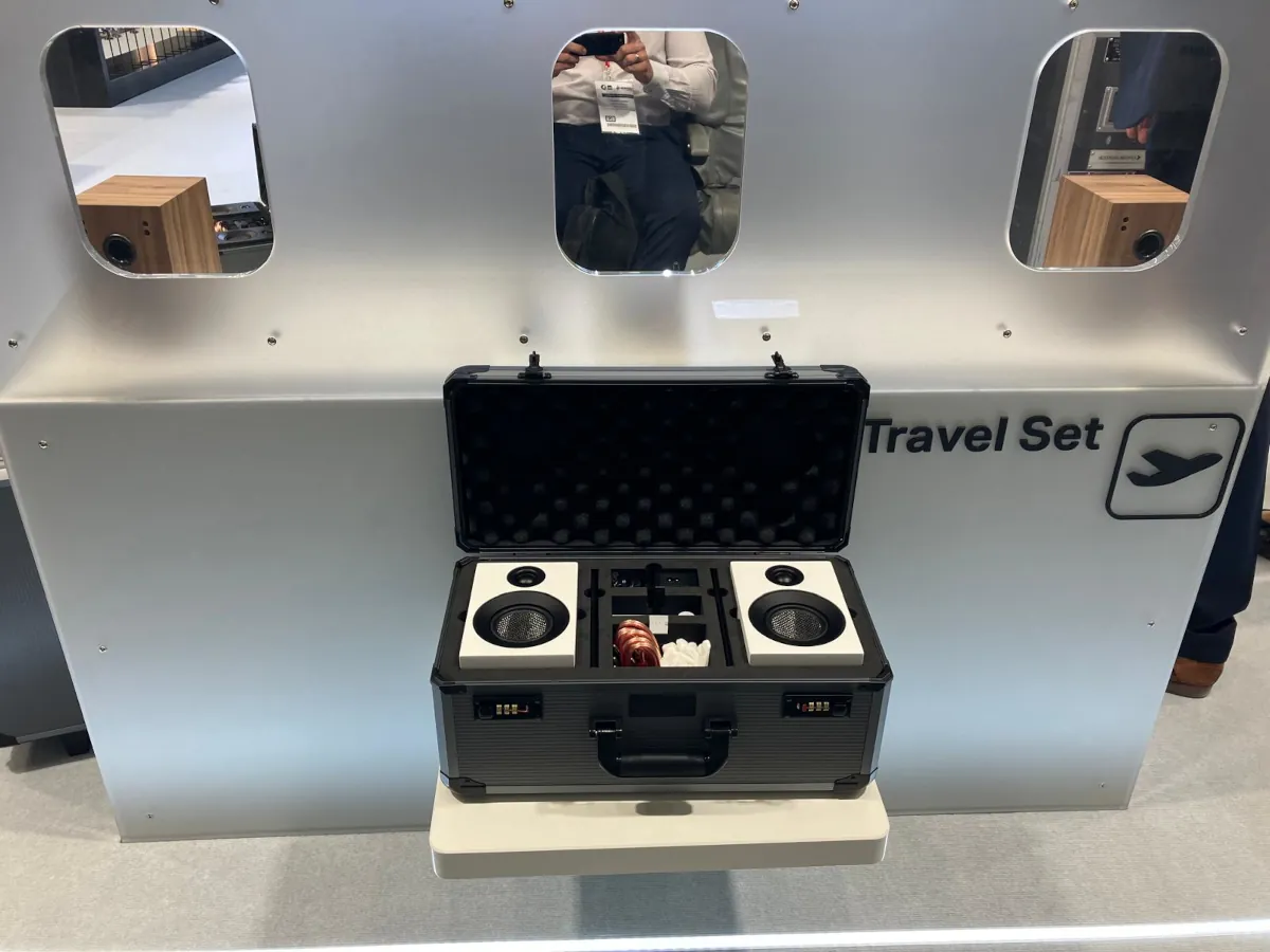 Travel Set.