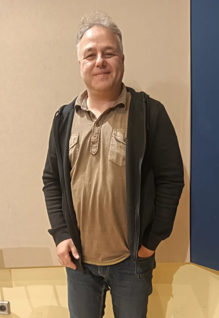Toni Paris, Estudi 44.1